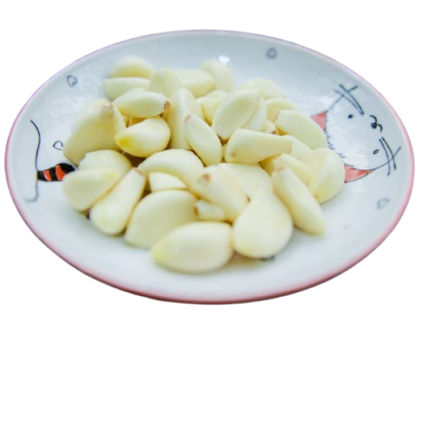 The peeled garlic